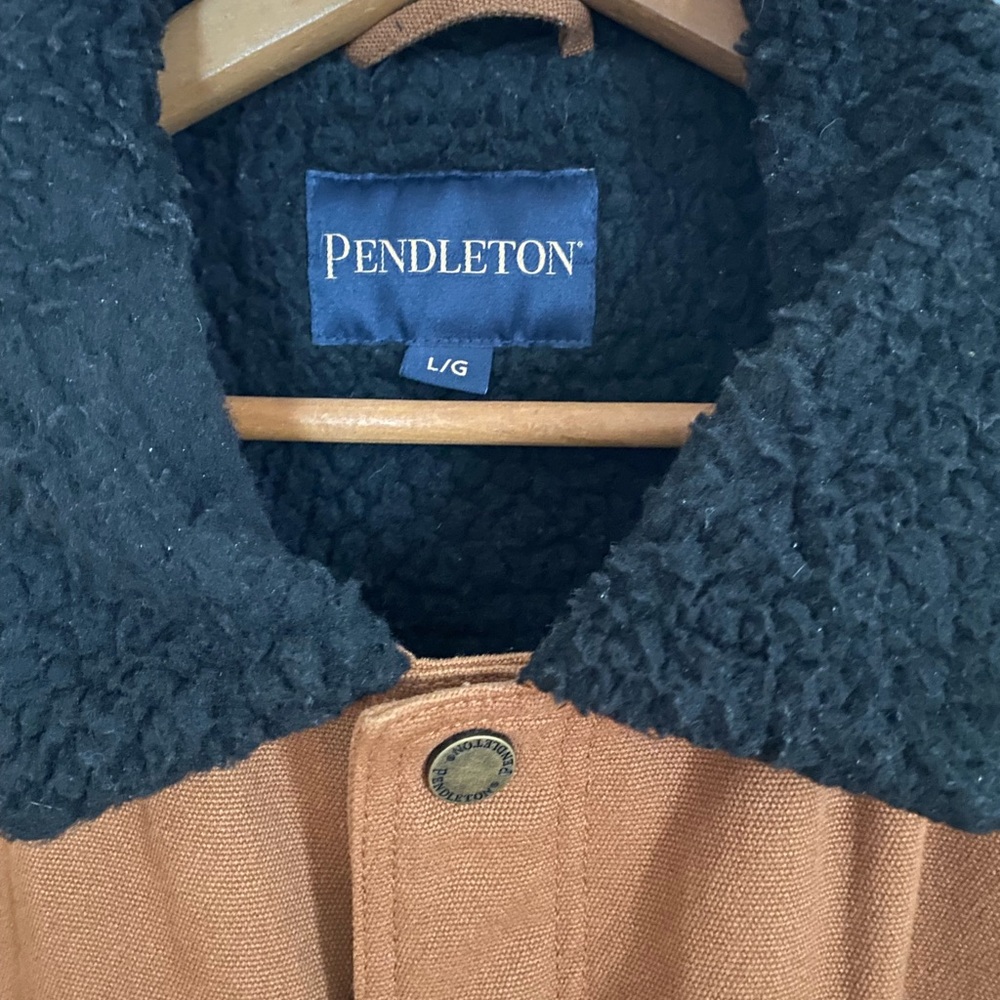 Pendleton Men's Brown Jacket with Black Collar - Picture 2 of 5